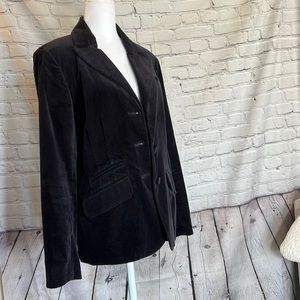 Izod black felt blazer. Size 10, missing button but in good shape